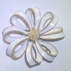 Vintage Trifari white and Gold Enamel Flower Brooch
